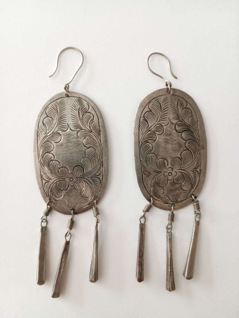 vintage Y2K stamped metal dangle earrings boho western floral